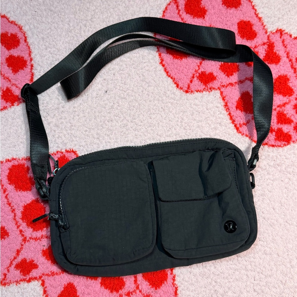 Lululemon utility unisex Crossbody Bag